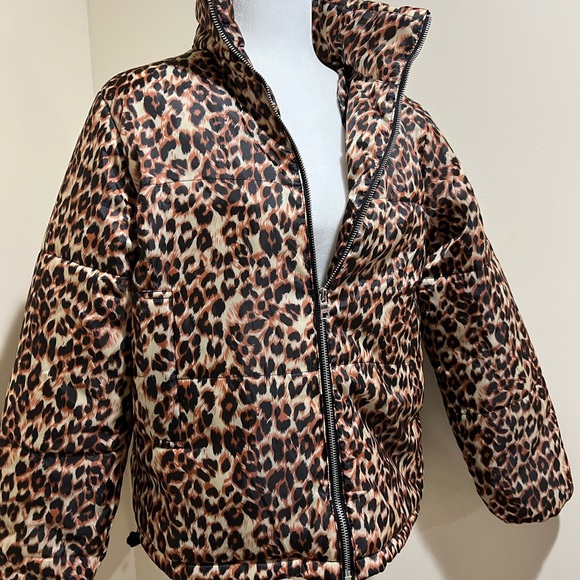 Cheetah Print light Jacket - Picture 2 of 5